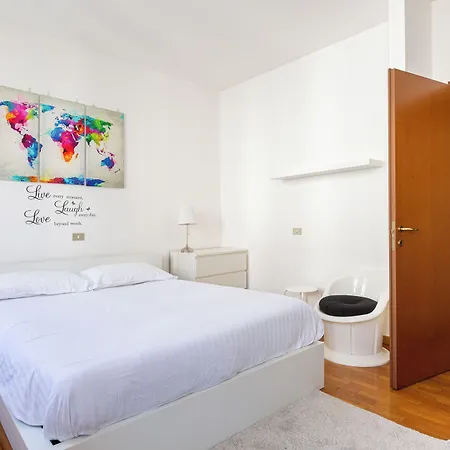 Bnbutler - Marghera - Luminoso Bilocale In Edificio Stile Vecchia Daire *